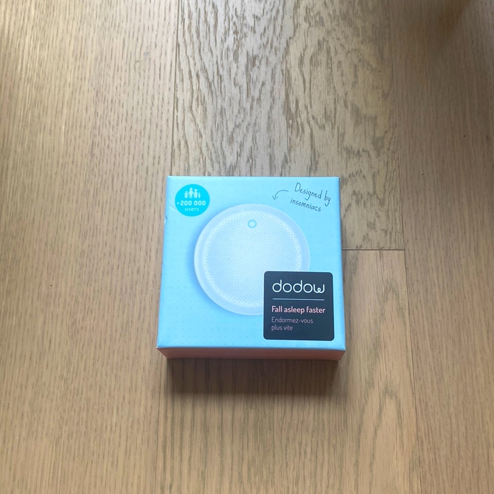 NWT Dodow Sleep Aid Device And Travel Case Fall Asleep Faster